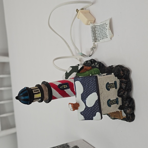 1999 Victorian Village Collectibles Lighted Barnacle Lighthouse Handpainted - Picture 5 of 13